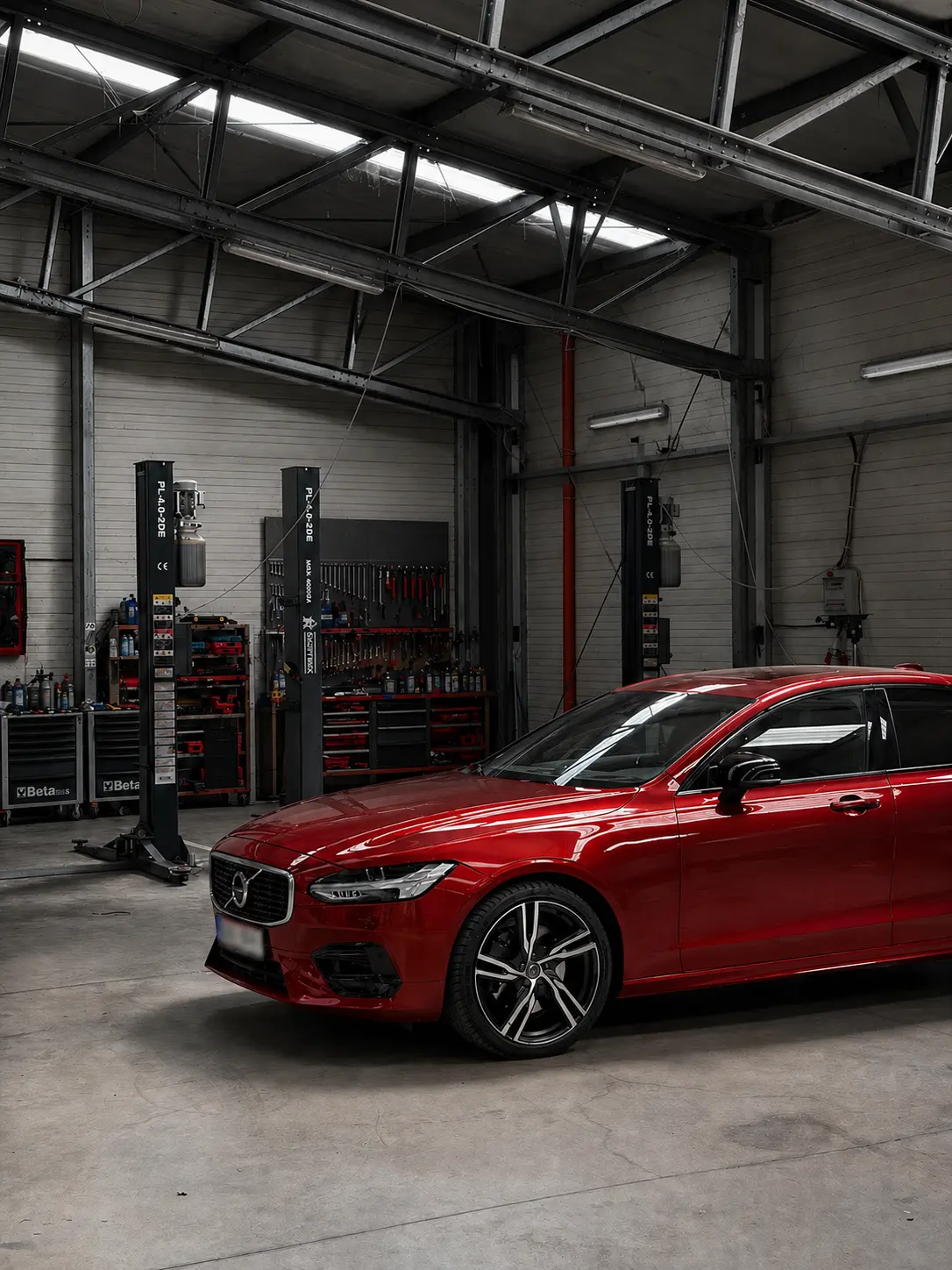 Cabină de vopsire profesională în atelierul Auto Speed Luxury